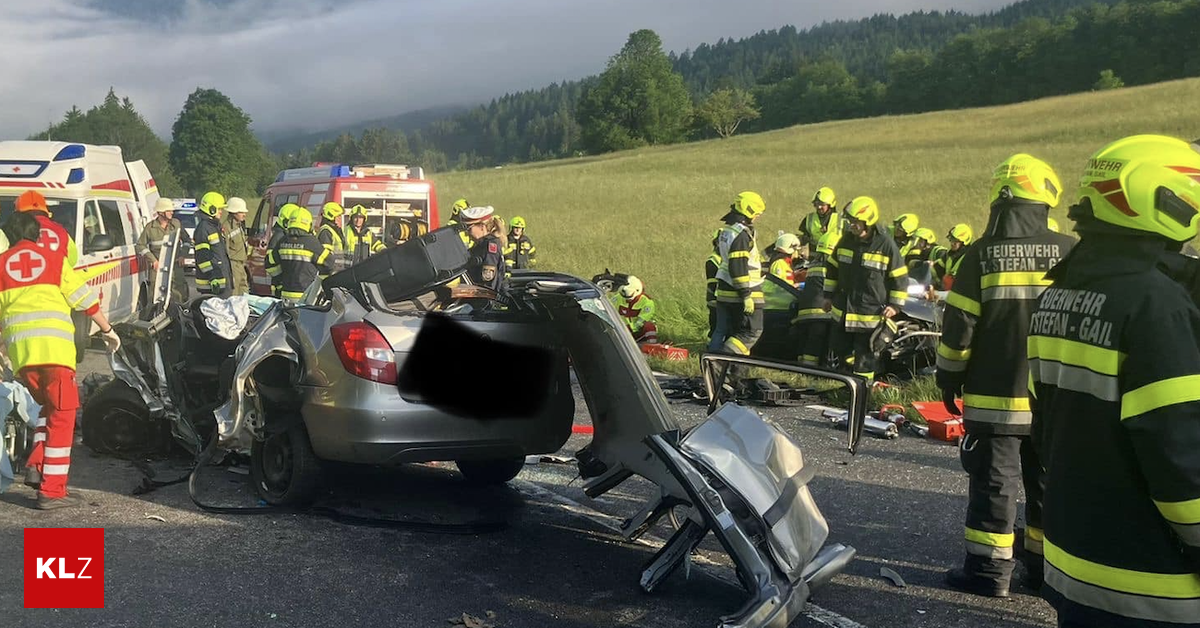 Kärnten Frontalzusammenstoß Drei Schwerverletzte in Fahrzeug eingeklemmt